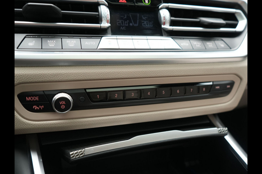 BMW 3 Serie Touring 330e xDrive M Sport PHEV 293pk Dealer O.H | Panodak | Head Up | Camera | Laser LED | Lederen Sportstoelen Memory & Verwarmd | Keyless | Cruise Control | BLIS | Apple Carplay | Virtual | Navigatie | DAB | 18"L.M | Plug In Hybrid |