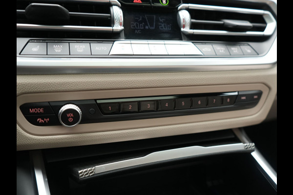 BMW 3 Serie Touring 330e xDrive M Sport PHEV 293pk Dealer O.H | Panodak | Head Up | Camera | Laser LED | Lederen Sportstoelen Memory & Verwarmd | Keyless | Cruise Control | BLIS | Apple Carplay | Virtual | Navigatie | DAB | 18"L.M | Plug In Hybrid |