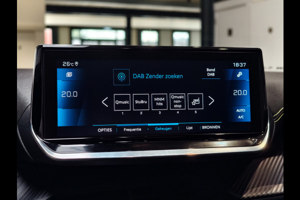 Peugeot 2008 1.2 PureTech GT 131PK Pano | Masssage | 360 | Leder | ACC | Dodehoek