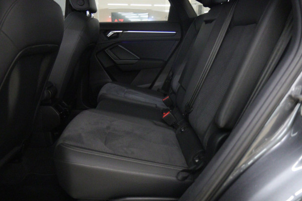 Audi Q3 45 TFSI e 3X S-Line /PANO/CARPLAY/KEYLES/STOELV/BOMVOL