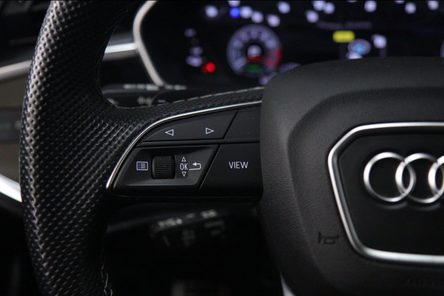 Audi Q3 45 TFSI e 3X S-Line /PANO/CARPLAY/KEYLES/STOELV/BOMVOL
