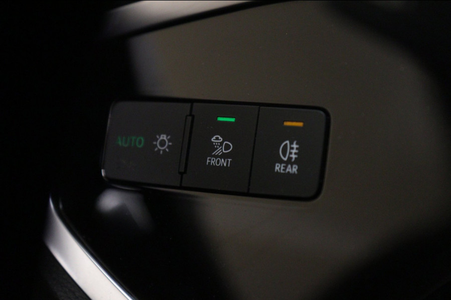 Audi Q3 45 TFSI e 3X S-Line /PANO/CARPLAY/KEYLES/STOELV/BOMVOL