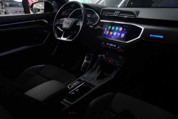 Audi Q3 45 TFSI e 3X S-Line /PANO/CARPLAY/KEYLES/STOELV/BOMVOL
