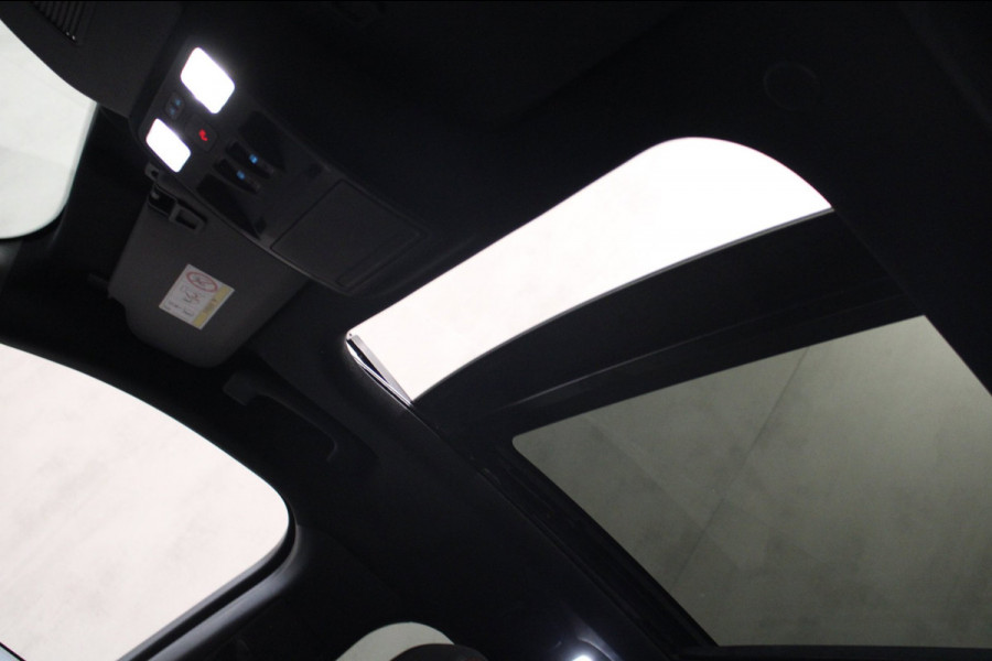 Ford Kuga 2.5 PHEV ST-Line Panoramadak/Camera/PDC/Trekhaak prijs is Rijklaar