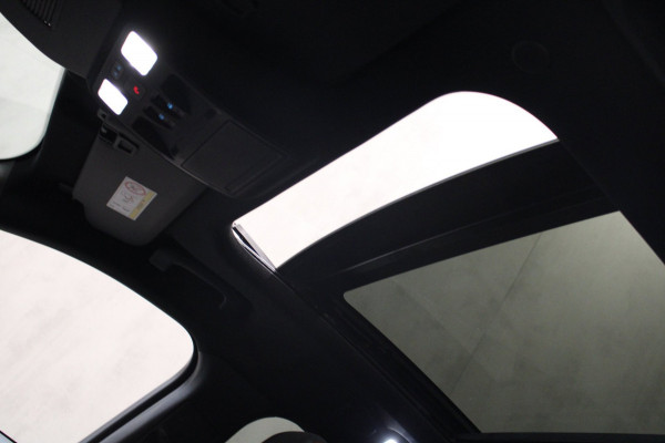 Ford Kuga 2.5 PHEV ST-Line Panoramadak/Camera/PDC/Trekhaak prijs is Rijklaar