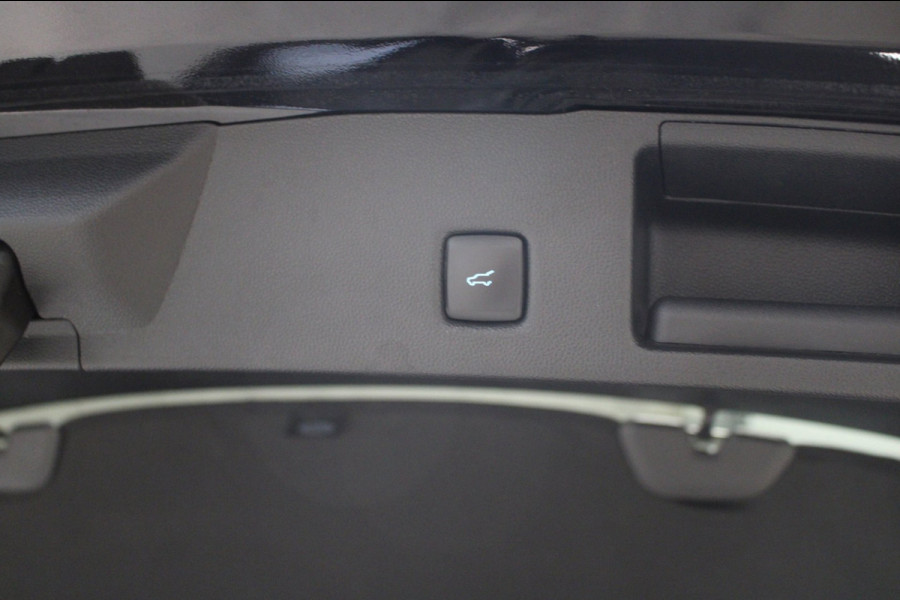 Ford Kuga 2.5 PHEV ST-Line Panoramadak/Camera/PDC/Trekhaak prijs is Rijklaar
