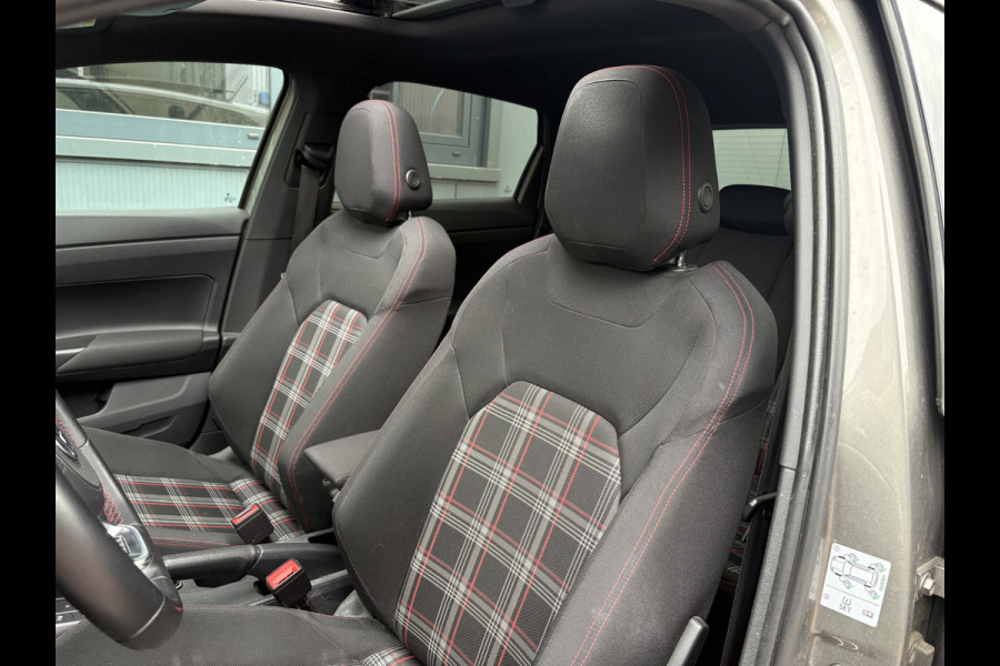 Volkswagen Polo 2.0 TSi 200pk GTi DSG 5-drs. SCHUIFDAK/BEATS/KEYLESS/CAMERA/DODEHOEK/1E EIGENAAR!