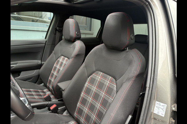 Volkswagen Polo 2.0 TSi 200pk GTi DSG 5-drs. SCHUIFDAK/BEATS/KEYLESS/CAMERA/DODEHOEK/1E EIGENAAR!