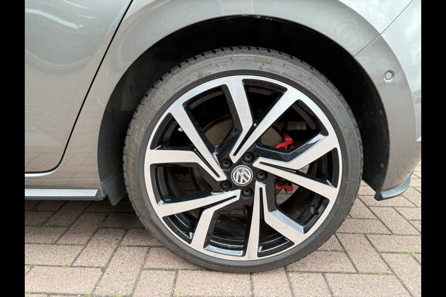 Volkswagen Polo 2.0 TSi 200pk GTi DSG 5-drs. SCHUIFDAK/BEATS/KEYLESS/CAMERA/DODEHOEK/1E EIGENAAR!