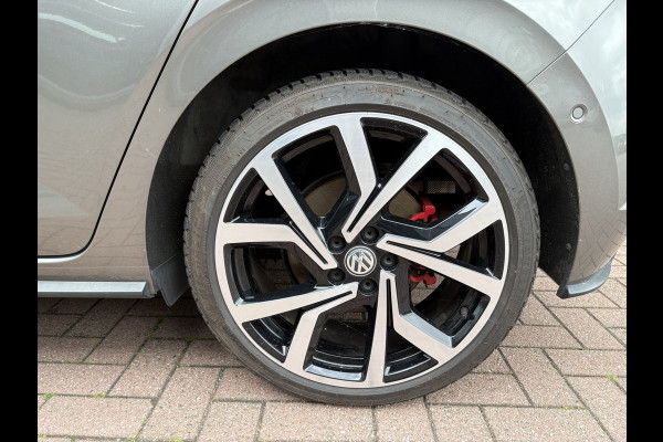 Volkswagen Polo 2.0 TSi 200pk GTi DSG 5-drs. SCHUIFDAK/BEATS/KEYLESS/CAMERA/DODEHOEK/1E EIGENAAR!