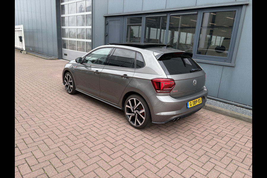 Volkswagen Polo 2.0 TSi 200pk GTi DSG 5-drs. SCHUIFDAK/BEATS/KEYLESS/CAMERA/DODEHOEK/1E EIGENAAR!