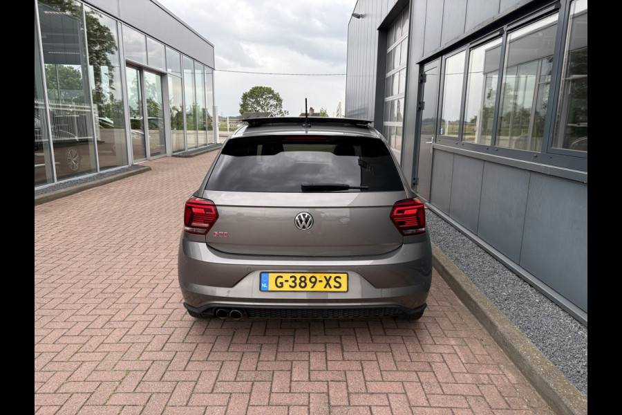Volkswagen Polo 2.0 TSi 200pk GTi DSG 5-drs. SCHUIFDAK/BEATS/KEYLESS/CAMERA/DODEHOEK/1E EIGENAAR!