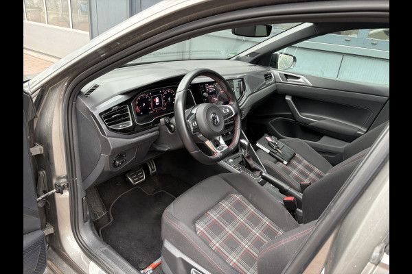 Volkswagen Polo 2.0 TSi 200pk GTi DSG 5-drs. SCHUIFDAK/BEATS/KEYLESS/CAMERA/DODEHOEK/1E EIGENAAR!