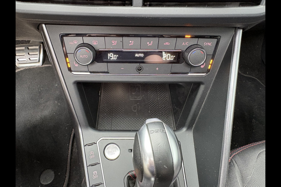 Volkswagen Polo 2.0 TSi 200pk GTi DSG 5-drs. SCHUIFDAK/BEATS/KEYLESS/CAMERA/DODEHOEK/1E EIGENAAR!