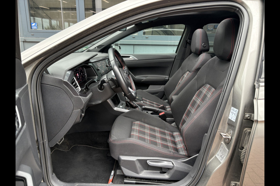 Volkswagen Polo 2.0 TSi 200pk GTi DSG 5-drs. SCHUIFDAK/BEATS/KEYLESS/CAMERA/DODEHOEK/1E EIGENAAR!