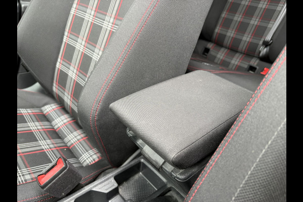 Volkswagen Polo 2.0 TSi 200pk GTi DSG 5-drs. SCHUIFDAK/BEATS/KEYLESS/CAMERA/DODEHOEK/1E EIGENAAR!