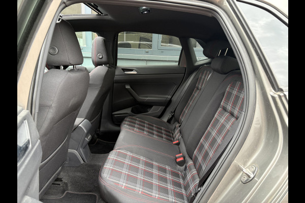 Volkswagen Polo 2.0 TSi 200pk GTi DSG 5-drs. SCHUIFDAK/BEATS/KEYLESS/CAMERA/DODEHOEK/1E EIGENAAR!