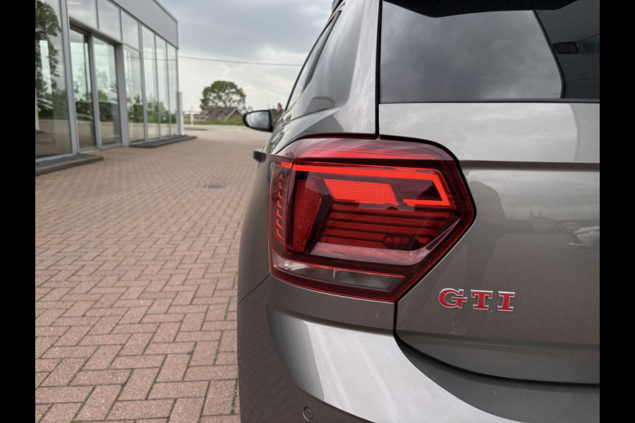 Volkswagen Polo 2.0 TSi 200pk GTi DSG 5-drs. SCHUIFDAK/BEATS/KEYLESS/CAMERA/DODEHOEK/1E EIGENAAR!