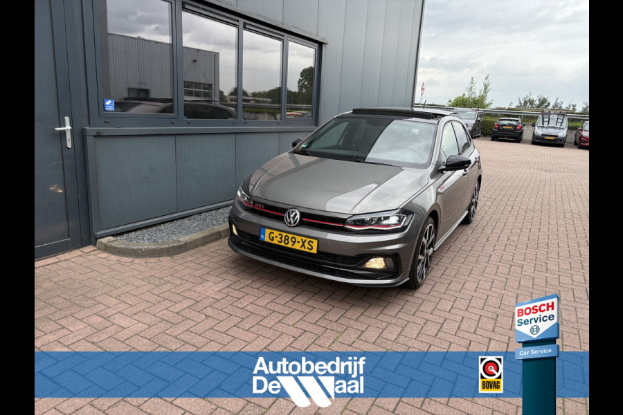 Volkswagen Polo 2.0 TSi 200pk GTi DSG 5-drs. SCHUIFDAK/BEATS/KEYLESS/CAMERA/DODEHOEK/1E EIGENAAR!