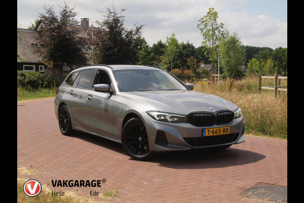 BMW 3 Serie Touring 320e | Camera | Trekhaak | Sfeerverlichting | Stoelmemory | Cruise Control |