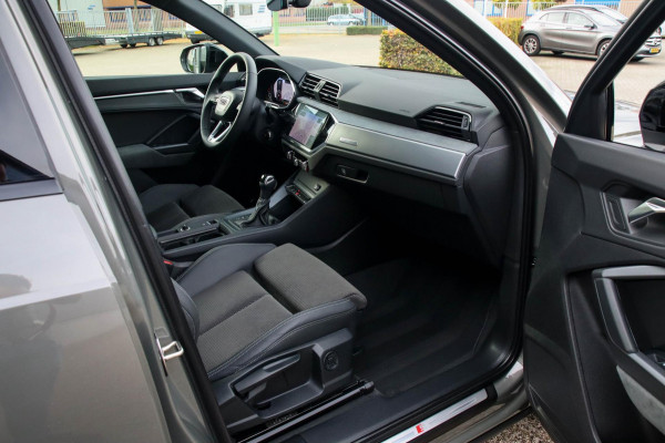 Audi Q3 35 TFSI 1.5 TFSI S Line Pro Line S 150pk S-Tronic! 1e|Panoramadak|Virtual Cockpit|LED Matrix|Leder elektrisch|20inch|Black