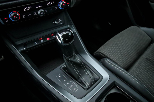 Audi Q3 35 TFSI 1.5 TFSI S Line Pro Line S 150pk S-Tronic! 1e|Panoramadak|Virtual Cockpit|LED Matrix|Leder elektrisch|20inch|Black
