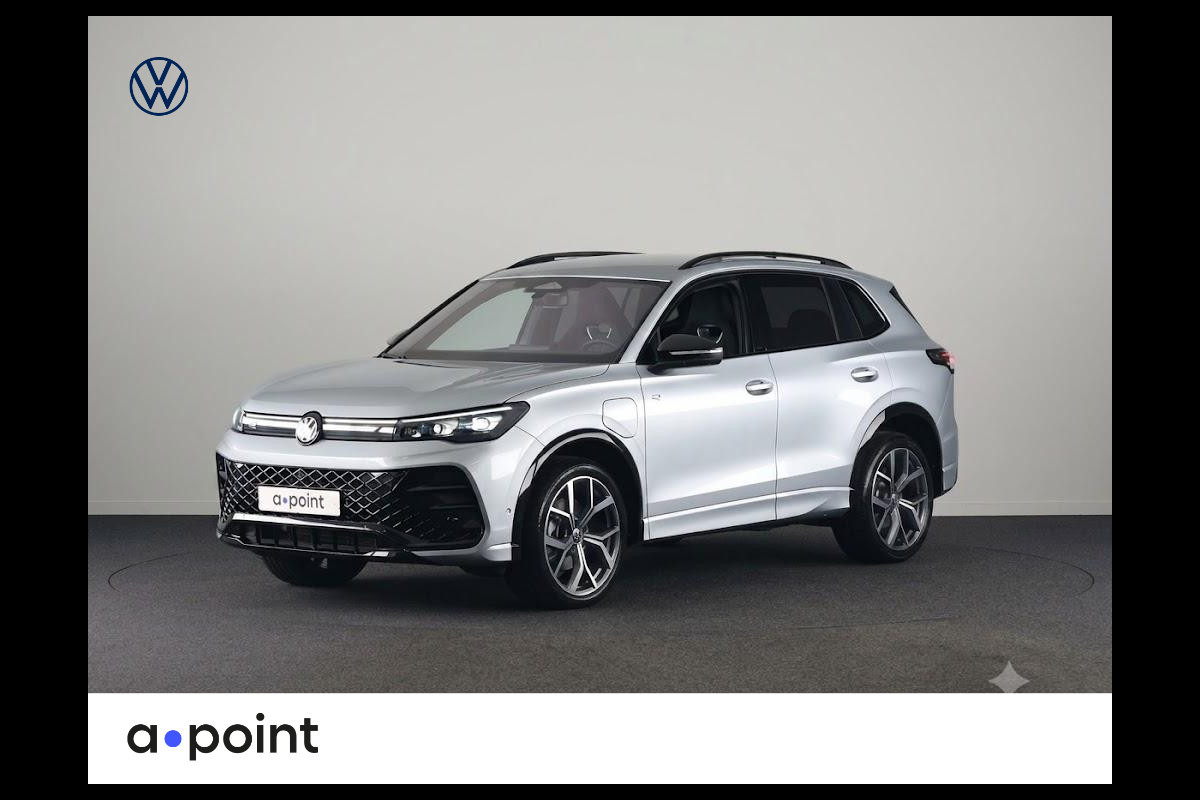 Volkswagen Tiguan 1.5 eHybrid R-Line Edition 204 pk Automaat (DSG) | Verlengde garantie | Navigatie | Trekhaak (wegklapbaar) | Parkeersensoren (Park assist) | Rondomzicht camera | Black Style pakket | R-Line |