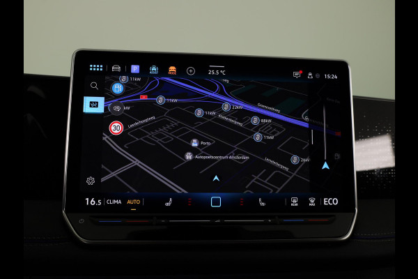 Volkswagen Tiguan 1.5 eHybrid R-Line Edition 204 pk Automaat (DSG) | Verlengde garantie | Navigatie | Trekhaak (wegklapbaar) | Parkeersensoren (Park assist) | Rondomzicht camera | Black Style pakket | R-Line |