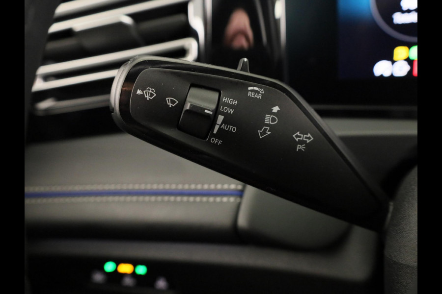 Volkswagen Tiguan 1.5 eHybrid R-Line Edition 204 pk Automaat (DSG) | Verlengde garantie | Navigatie | Trekhaak (wegklapbaar) | Parkeersensoren (Park assist) | Rondomzicht camera | Black Style pakket | R-Line |
