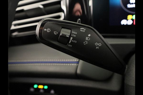 Volkswagen Tiguan 1.5 eHybrid R-Line Edition 204 pk Automaat (DSG) | Verlengde garantie | Navigatie | Trekhaak (wegklapbaar) | Parkeersensoren (Park assist) | Rondomzicht camera | Black Style pakket | R-Line |