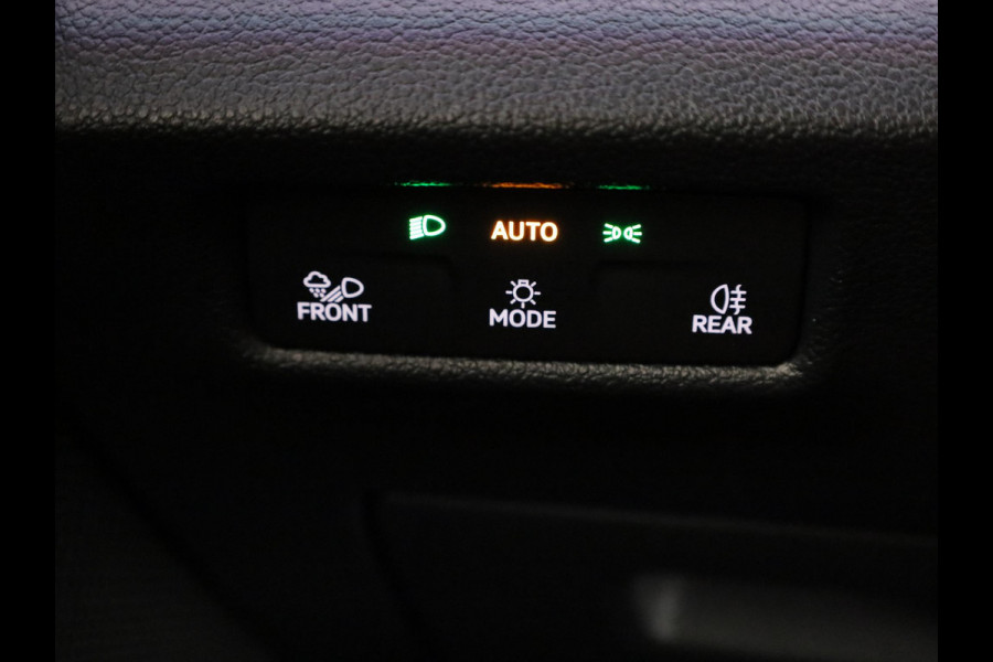 Volkswagen Tiguan 1.5 eHybrid R-Line Edition 204 pk Automaat (DSG) | Verlengde garantie | Navigatie | Trekhaak (wegklapbaar) | Parkeersensoren (Park assist) | Rondomzicht camera | Black Style pakket | R-Line |