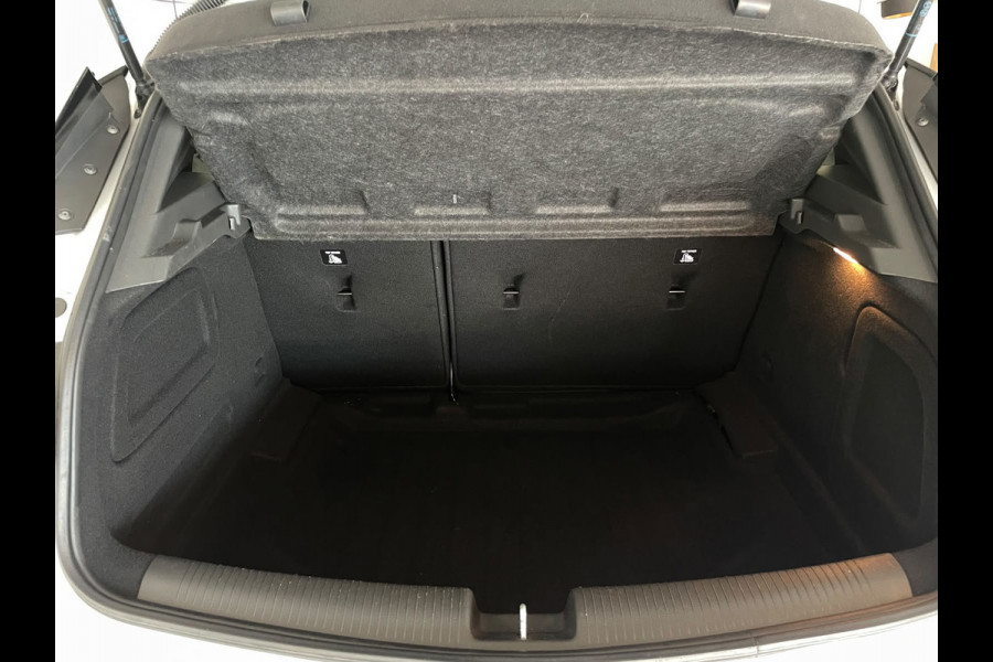 Opel Astra 1.2 Business Edition AIRCO NAVI VIA APP BLUETOOTH ELEK RAMEN CENT VERG VELGEN 5DRS NIEUWSTAAT