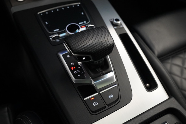 Audi Q5 55 TFSI e quattro Competition Virtual Cockpit B&O 3x S-Line Achter Stoelverw