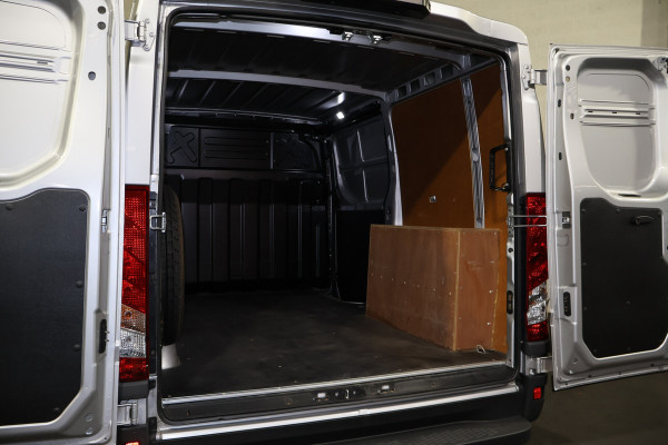 Iveco Daily 35S18 3.0 Hi-Matic Automaat 3.5T Trekhaak