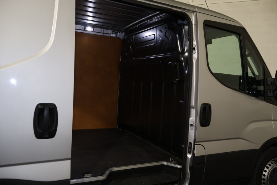 Iveco Daily 35S18 3.0 Hi-Matic Automaat 3.5T Trekhaak
