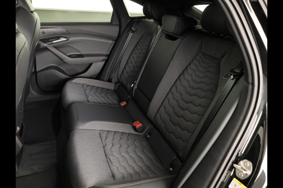 Audi A6 Sportback e-tron S edition e-tron 83 kWh 286 pk | Techniekpakket plus | Privacy glas | MMI-bijrijdersscherm | 20'' LM velgen |