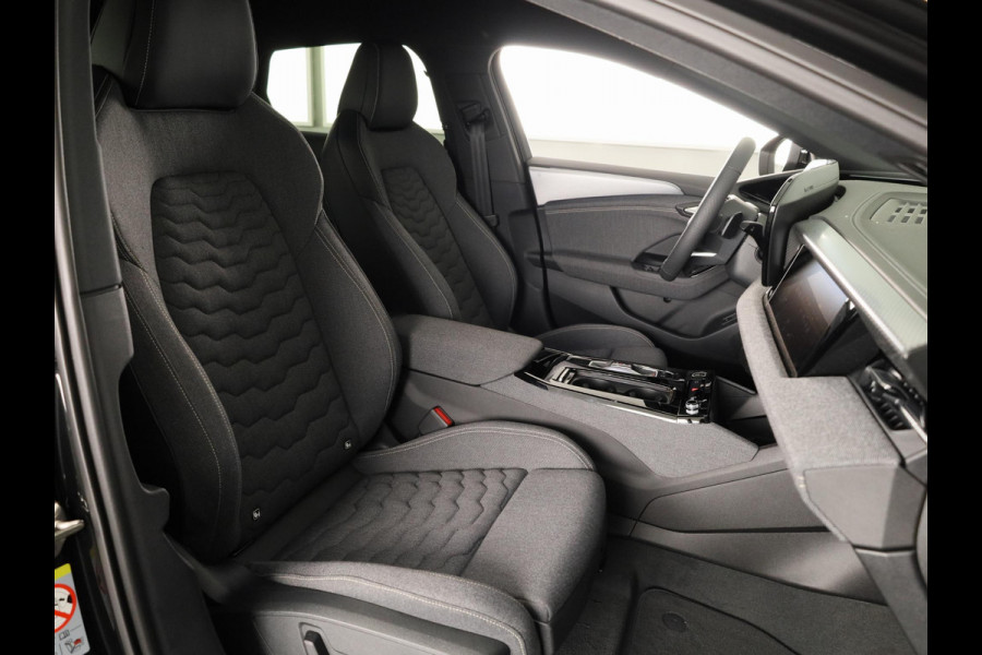 Audi A6 Sportback e-tron S edition e-tron 83 kWh 286 pk | Techniekpakket plus | Privacy glas | MMI-bijrijdersscherm | 20'' LM velgen |