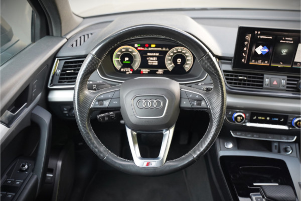 Audi Q5 50 TFSI e S edition S-Line | Panoramadak | Adaptive Cruise Control | Stoelverwarming | Ambiance Verlichting | Camera | Navigatie | Apple Carplay | Keyless | Trekhaak | SOH 92%