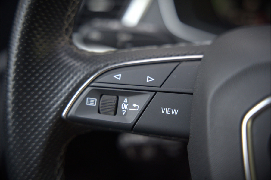 Audi Q5 50 TFSI e S edition S-Line | Panoramadak | Adaptive Cruise Control | Stoelverwarming | Ambiance Verlichting | Camera | Navigatie | Apple Carplay | Keyless | Trekhaak | SOH 92%