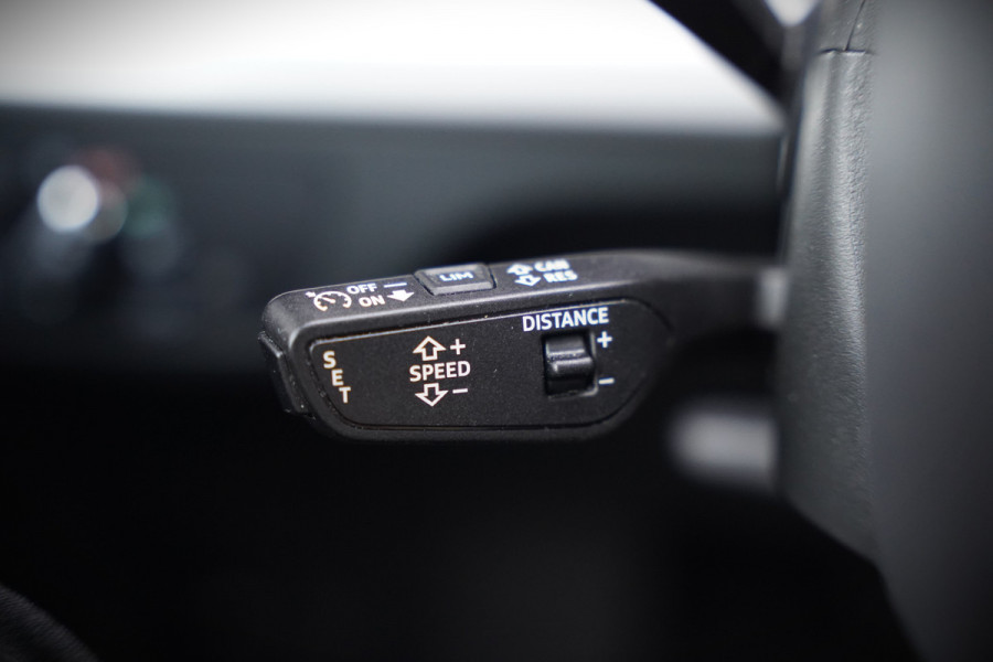 Audi Q5 50 TFSI e S edition S-Line | Panoramadak | Adaptive Cruise Control | Stoelverwarming | Ambiance Verlichting | Camera | Navigatie | Apple Carplay | Keyless | Trekhaak | SOH 92%