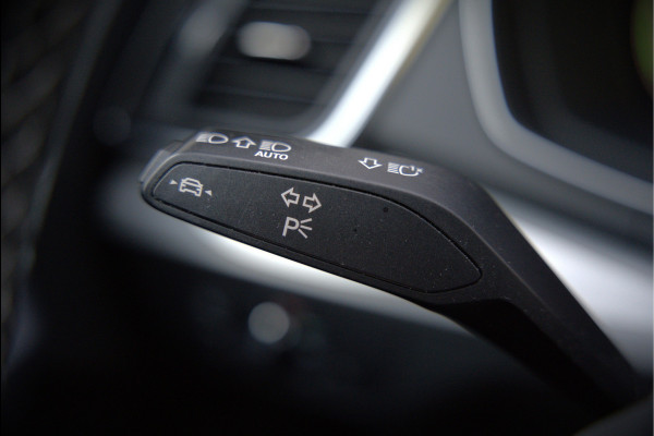Audi Q5 50 TFSI e S edition S-Line | Panoramadak | Adaptive Cruise Control | Stoelverwarming | Ambiance Verlichting | Camera | Navigatie | Apple Carplay | Keyless | Trekhaak | SOH 92%