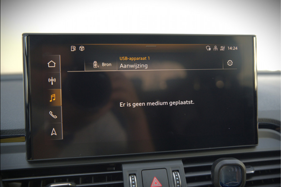 Audi Q5 50 TFSI e S edition S-Line | Panoramadak | Adaptive Cruise Control | Stoelverwarming | Ambiance Verlichting | Camera | Navigatie | Apple Carplay | Keyless | Trekhaak | SOH 92%