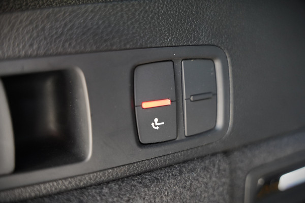 Audi Q5 50 TFSI e S edition S-Line | Panoramadak | Adaptive Cruise Control | Stoelverwarming | Ambiance Verlichting | Camera | Navigatie | Apple Carplay | Keyless | Trekhaak | SOH 92%