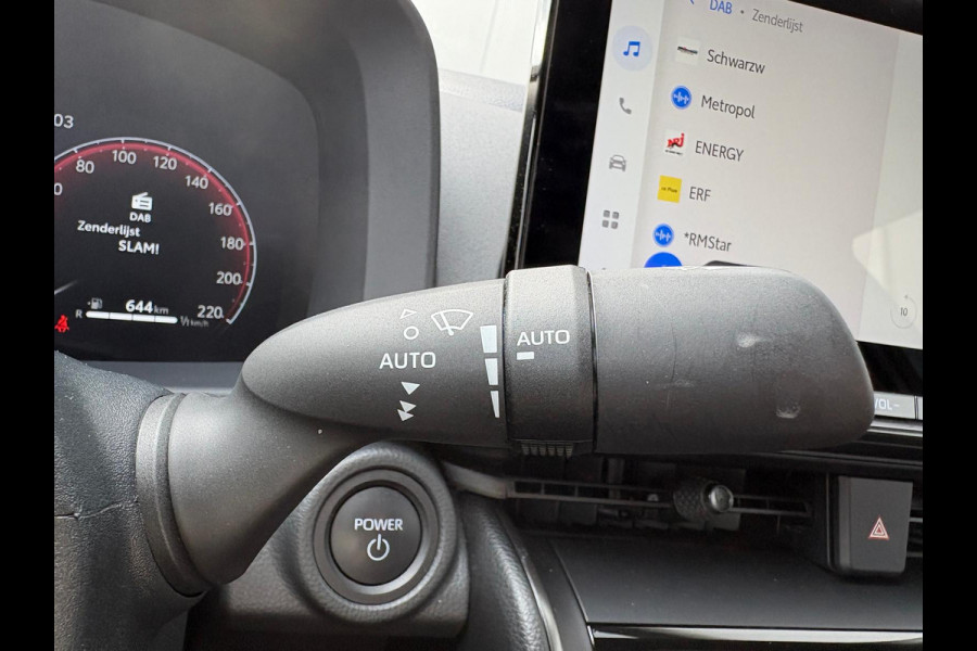 Toyota C-HR 1.8 Hybrid 140PK First Edition Bi-Tone/Winter-pack/Gr.-navigatie/Elektr.klep/Camera/Adapt.-cruise