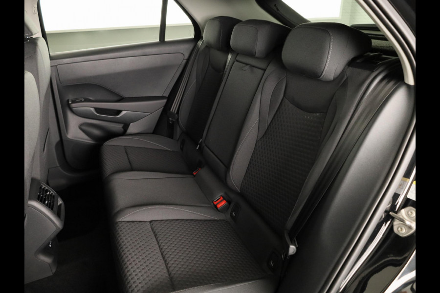 Volkswagen T-Roc Limited Edition 1.5 eTSI 85 kW / 116 PK SUV 7 vers Achteruitrijcamera | Stoelverwarming | Carplay
