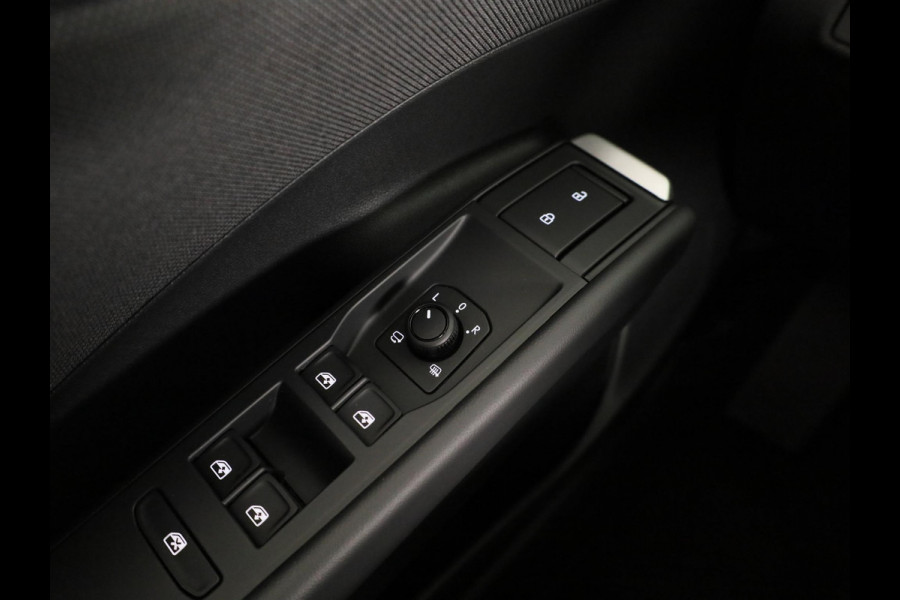 Volkswagen T-Roc Limited Edition 1.5 eTSI 85 kW / 116 PK SUV 7 vers Achteruitrijcamera | Stoelverwarming | Carplay