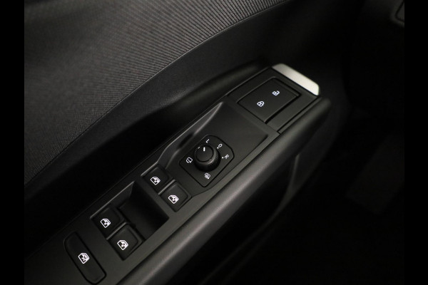 Volkswagen T-Roc Limited Edition 1.5 eTSI 85 kW / 116 PK SUV 7 vers Achteruitrijcamera | Stoelverwarming | Carplay