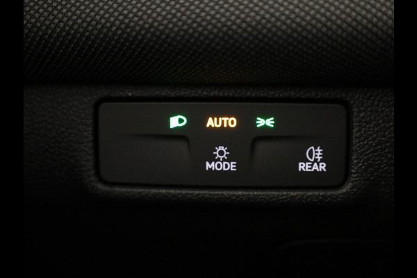 Volkswagen T-Roc Limited Edition 1.5 eTSI 85 kW / 116 PK SUV 7 vers Achteruitrijcamera | Stoelverwarming | Carplay