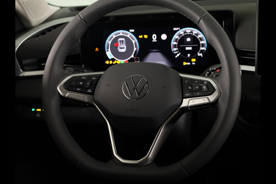 Volkswagen T-Roc Limited Edition 1.5 eTSI 85 kW / 116 PK SUV 7 vers Achteruitrijcamera | Stoelverwarming | Carplay