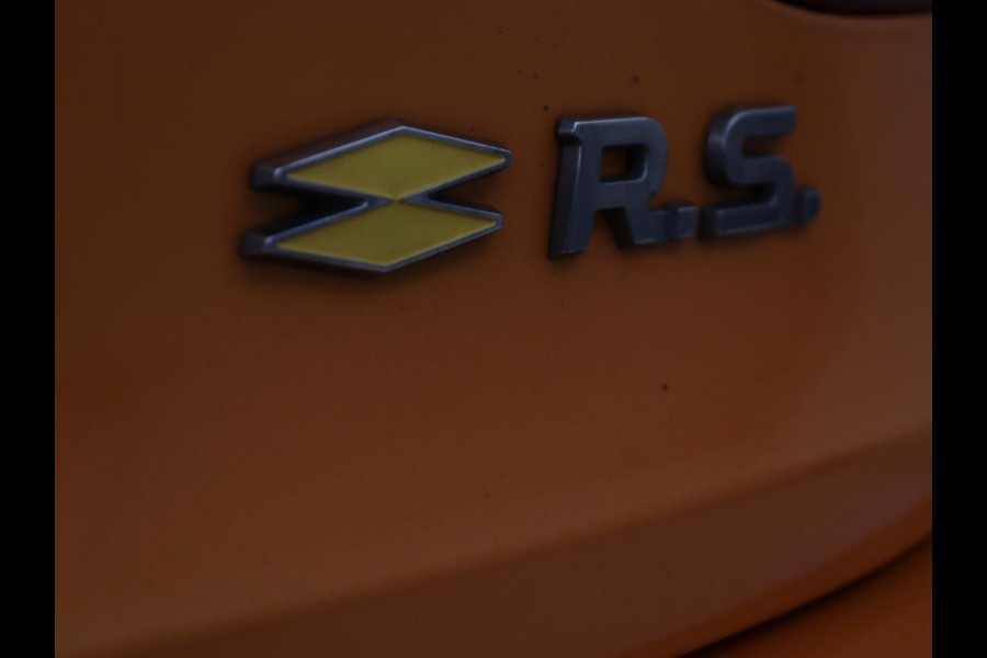 Renault Mégane 1.8 TCe 280 RS | Origineel NL | Head-Up | Carplay | Camera | Keyless | Full LED | Sportstoelen | Park Assist | Dodehoek detectie | Navigatie | Bose Sound | Cruise control | Bluetooth | Climate control